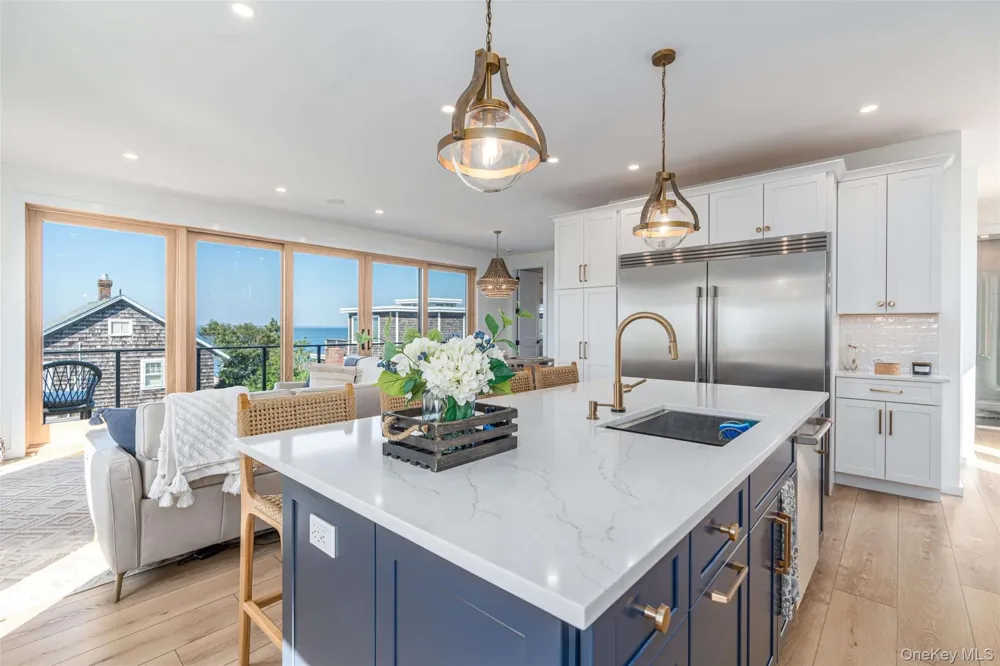 4 Atlantic Avenue Seaview, NY 11770