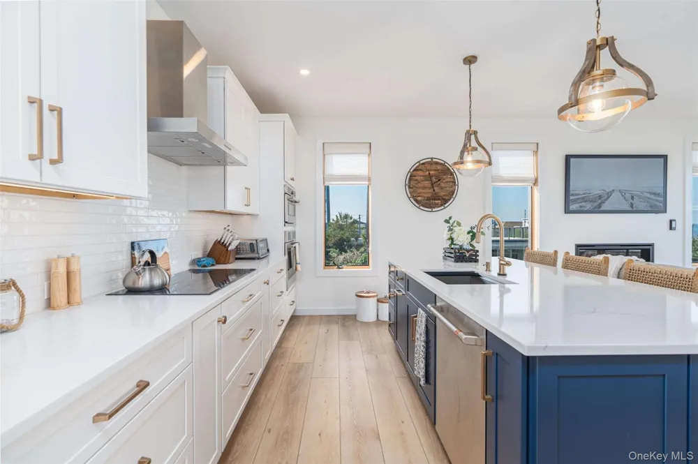 4 Atlantic Avenue Seaview, NY 11770
