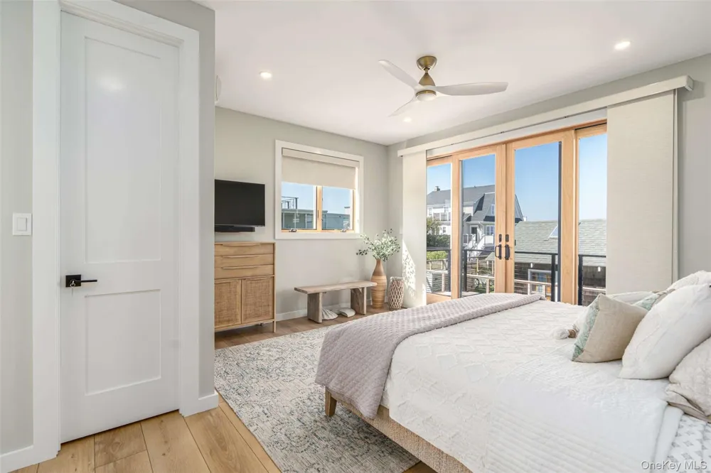 4 Atlantic Avenue Seaview, NY 11770