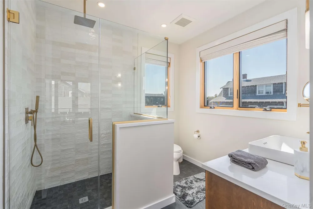 4 Atlantic Avenue Seaview, NY 11770