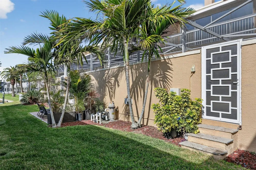 348 LARBOARD WAY Clearwater Beach, FL 33767