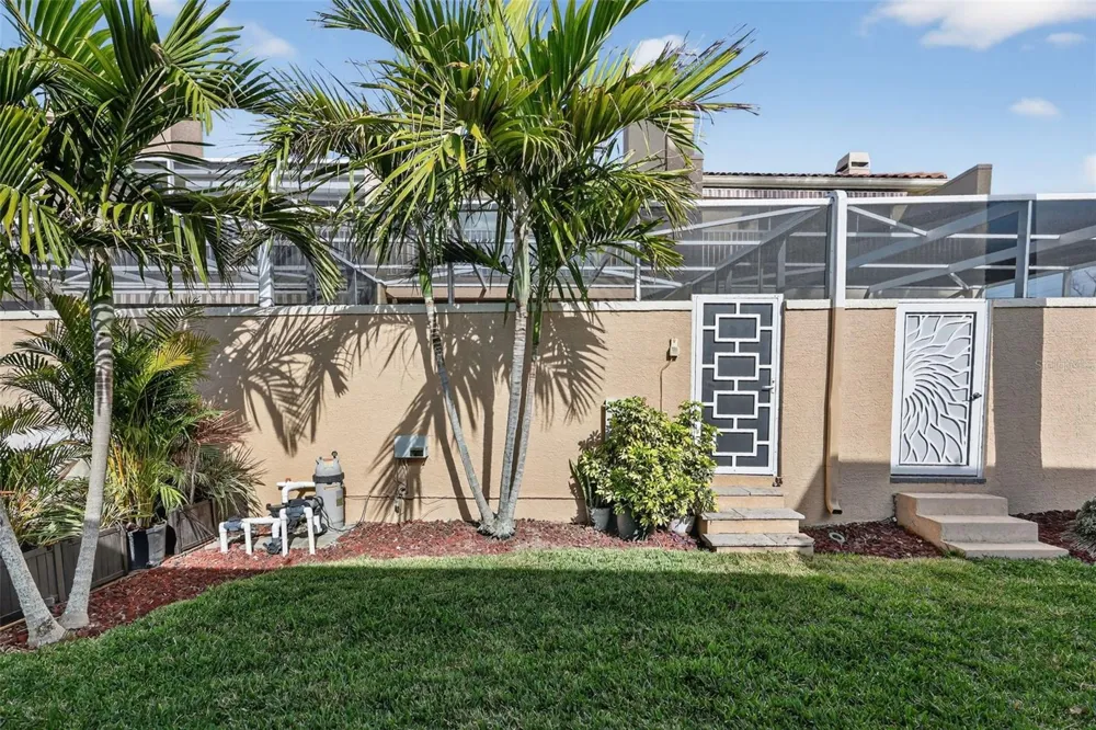 348 LARBOARD WAY Clearwater Beach, FL 33767
