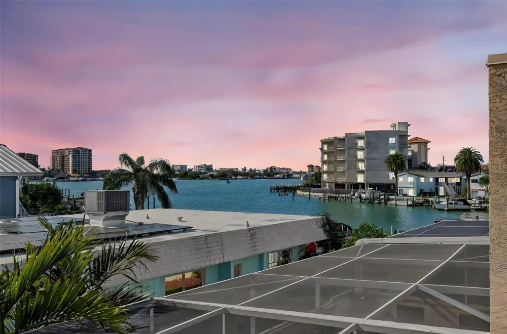 348 LARBOARD WAY Clearwater Beach, FL 33767