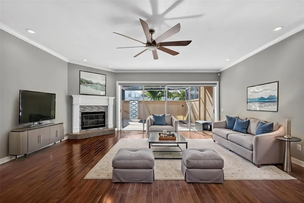 348 LARBOARD WAY Clearwater Beach, FL 33767