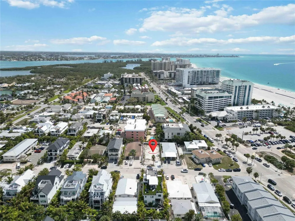 132 GRANT DRIVE Sarasota, FL 34236