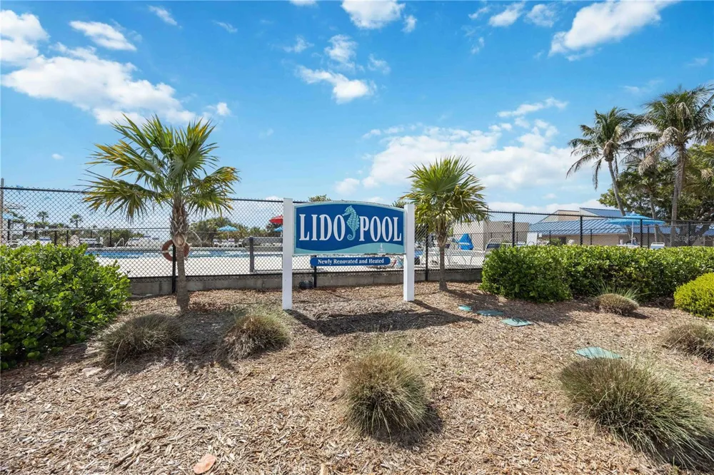 132 GRANT DRIVE Sarasota, FL 34236