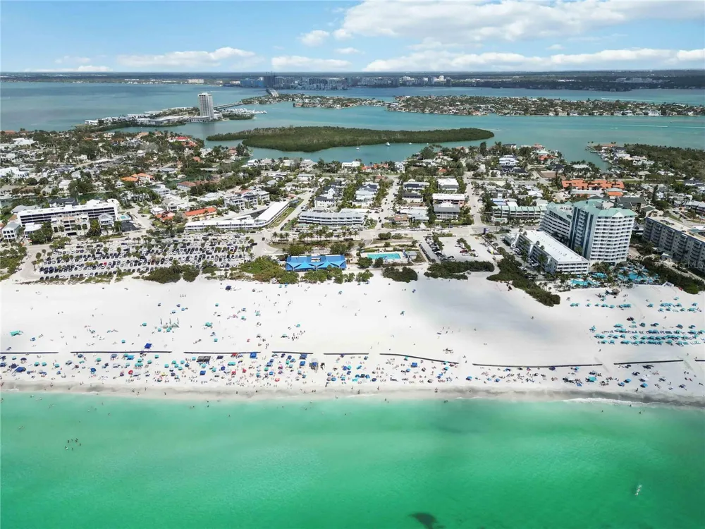 132 GRANT DRIVE Sarasota, FL 34236
