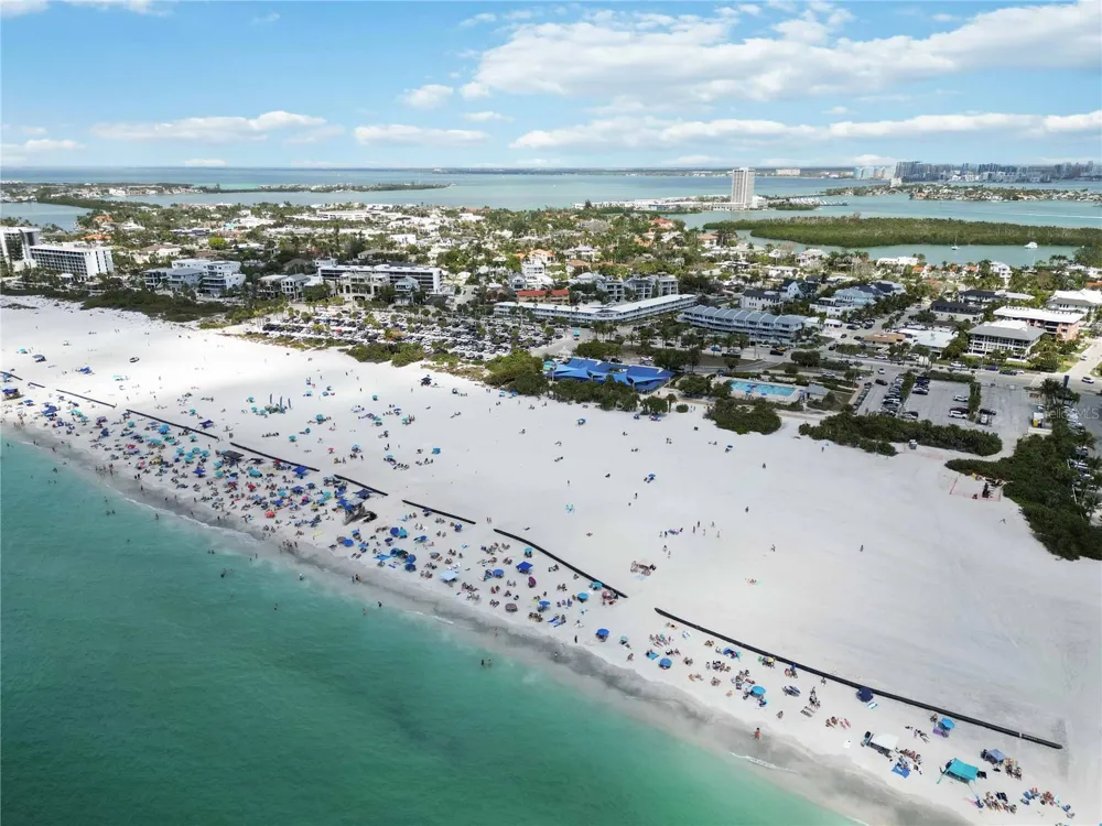 132 GRANT DRIVE Sarasota, FL 34236