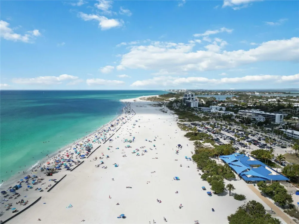 132 GRANT DRIVE Sarasota, FL 34236