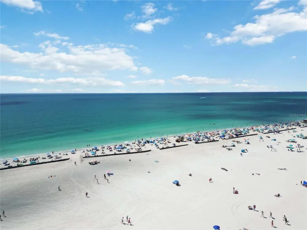 132 GRANT DRIVE Sarasota, FL 34236