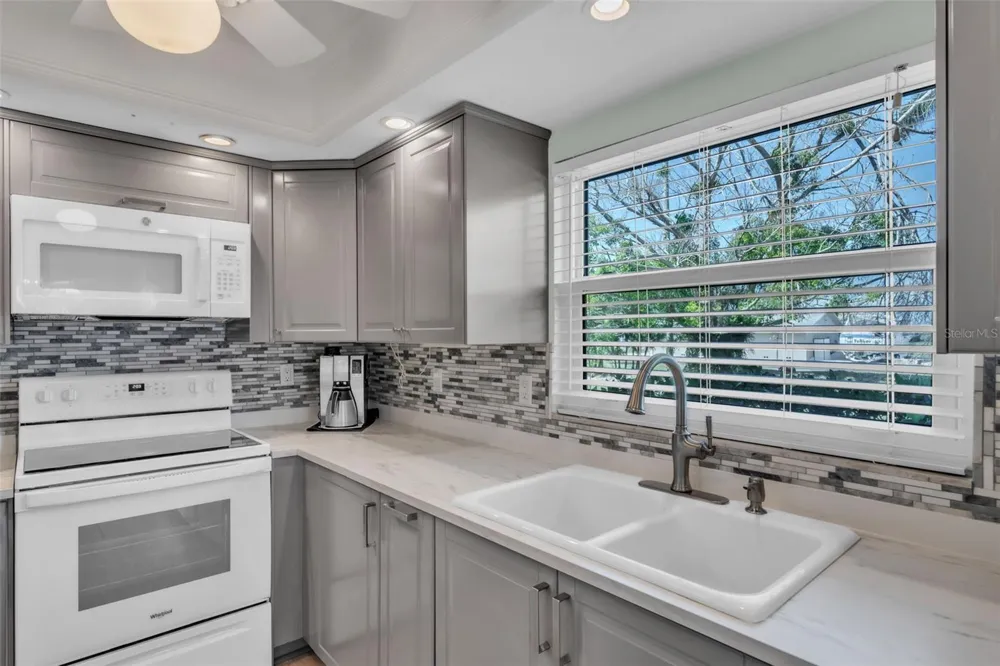 600 MANATEE AVENUE #145 Holmes Beach, FL 34217
