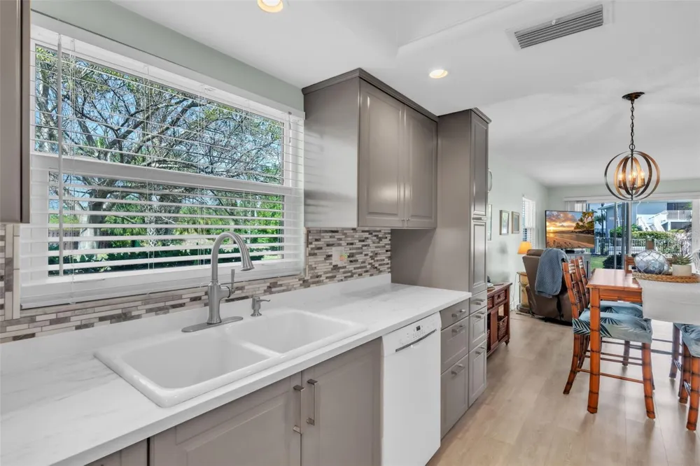 600 MANATEE AVENUE #145 Holmes Beach, FL 34217