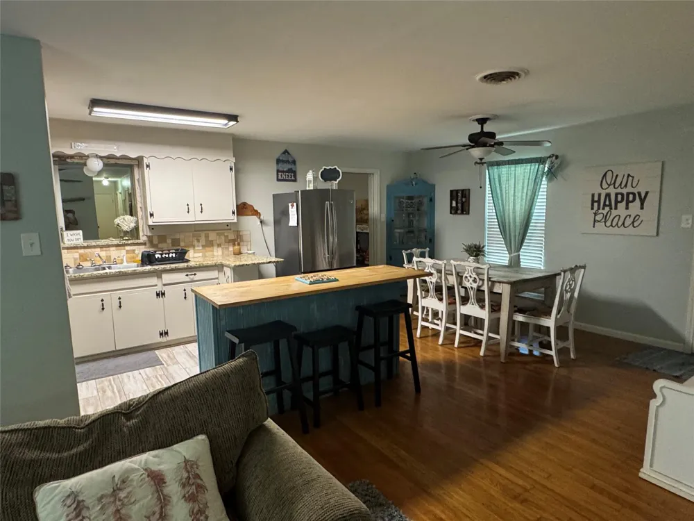 23883 Us Hwy 83 N Concan, TX 78801