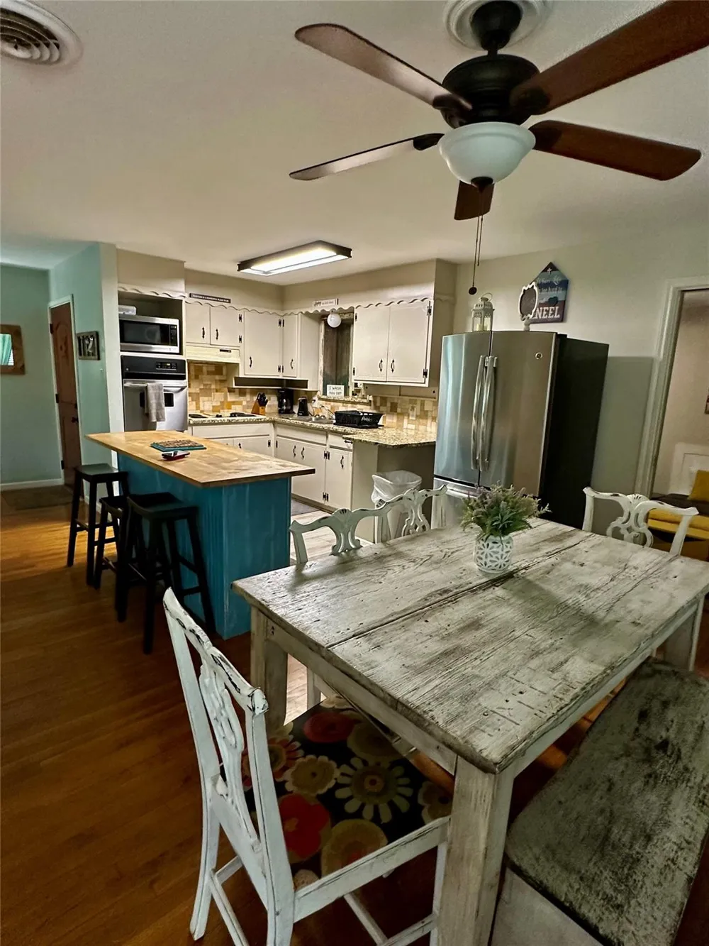 23883 Us Hwy 83 N Concan, TX 78801