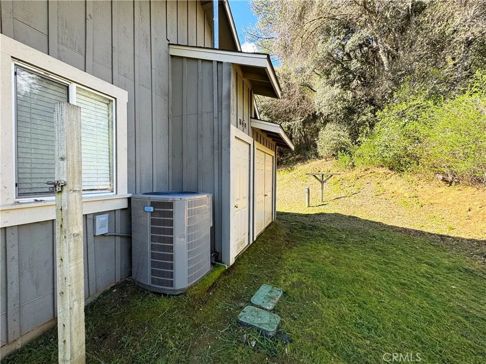 14605 Tomki Rd Redwood Valley, CA 95470