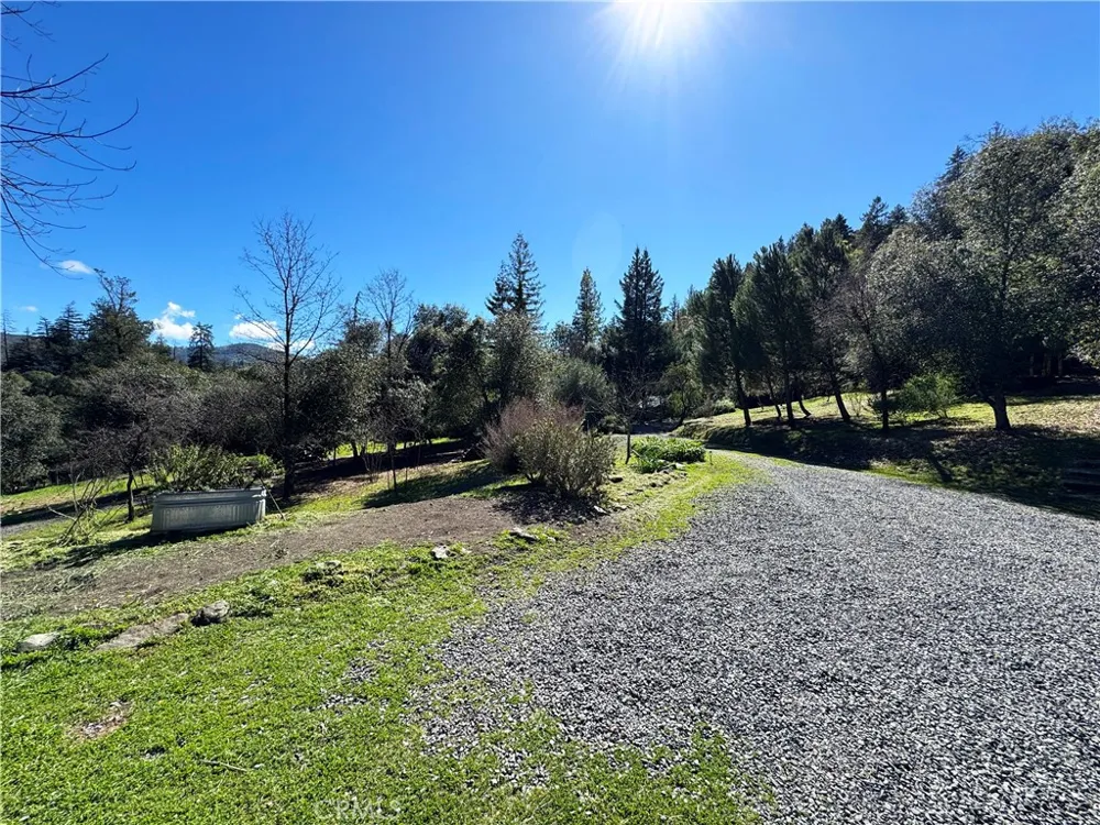 14605 Tomki Rd Redwood Valley, CA 95470