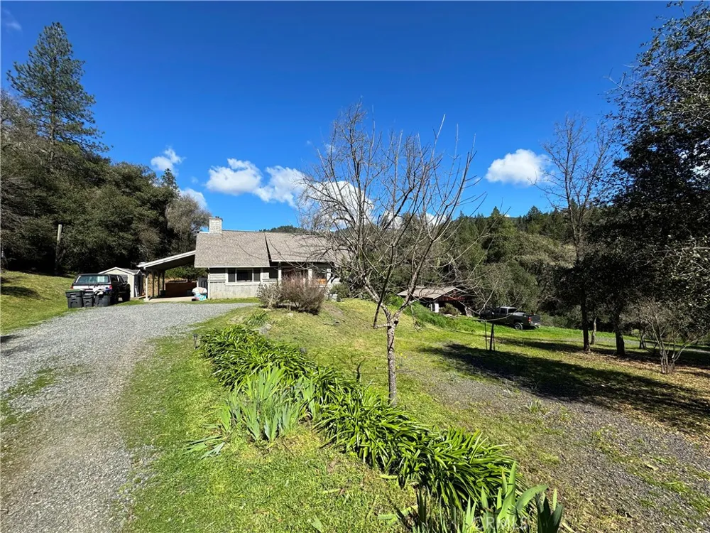 14605 Tomki Rd Redwood Valley, CA 95470