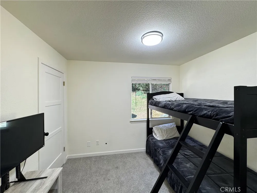 14605 Tomki Rd Redwood Valley, CA 95470