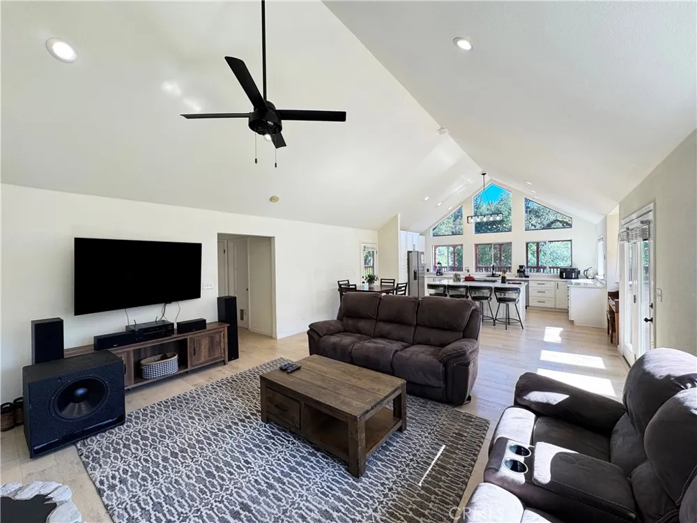 14605 Tomki Rd Redwood Valley, CA 95470