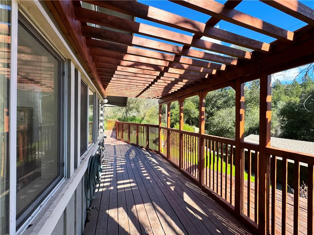 14605 Tomki Rd Redwood Valley, CA 95470