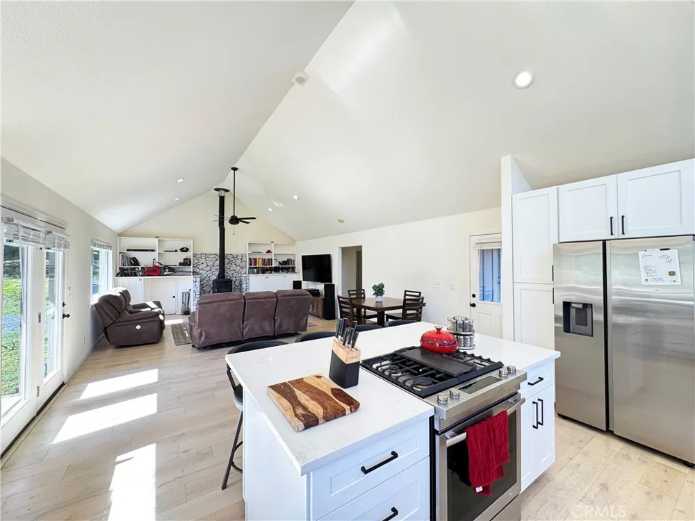14605 Tomki Rd Redwood Valley, CA 95470