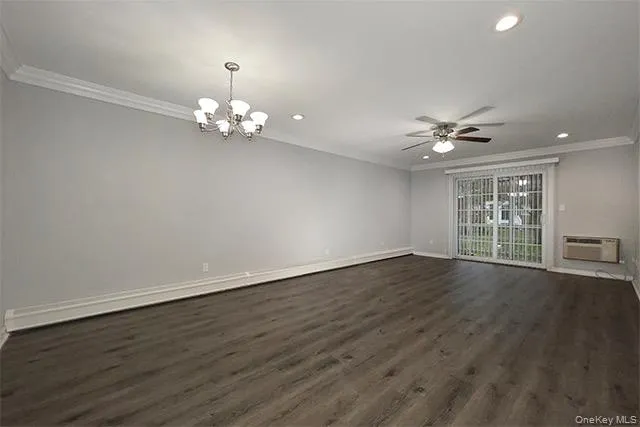 30 Westgate Drive #HD13 Bohemia, NY 11716