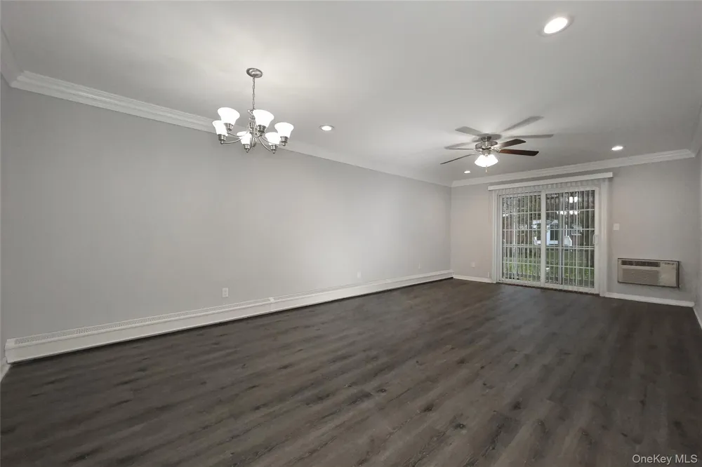 30 Westgate Drive #HD13 Bohemia, NY 11716
