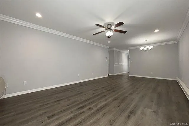 30 Westgate Drive #HD13 Bohemia, NY 11716