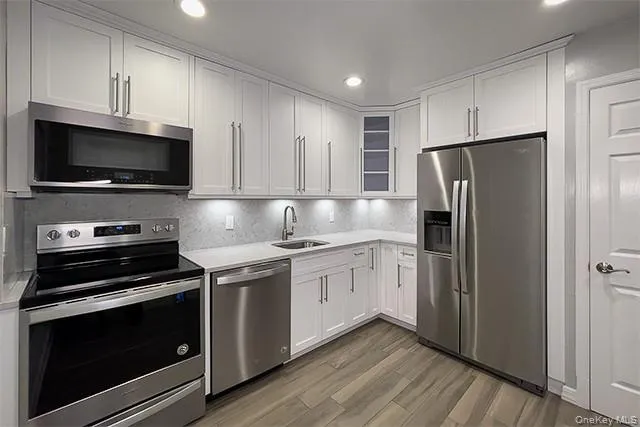 30 Westgate Drive #HD13 Bohemia, NY 11716