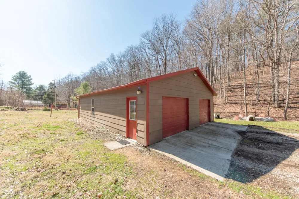 2854 Shepherd Road Nashville, IN 47448
