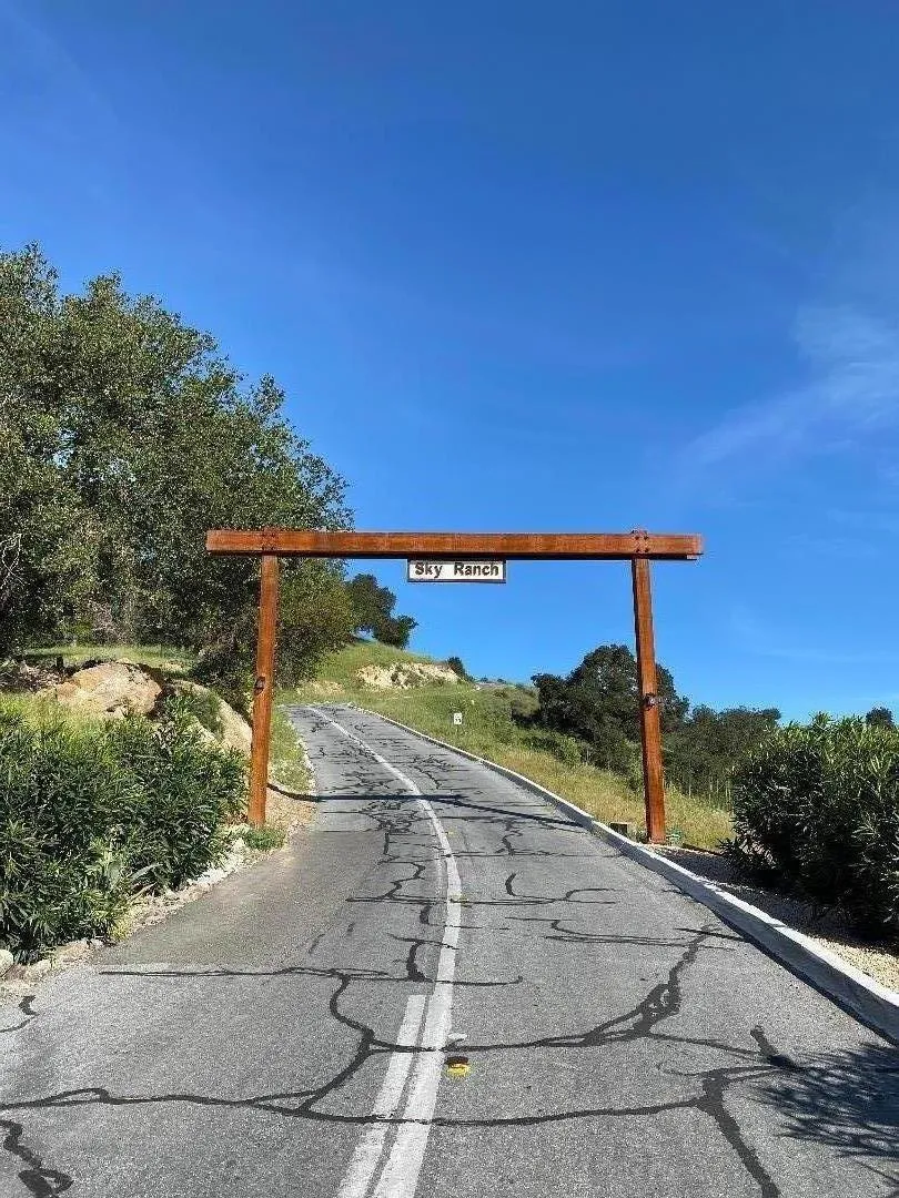 35180 Sky Ranch Road Carmel Valley, CA 93924