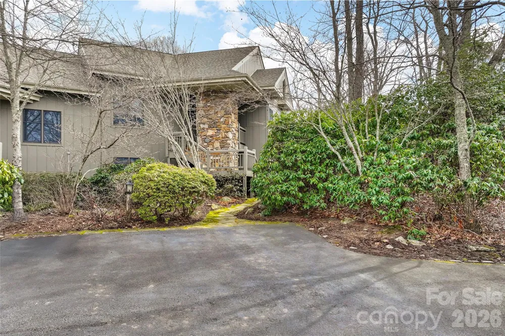 121 Stoney Falls Loop #E4 Burnsville, NC 28714