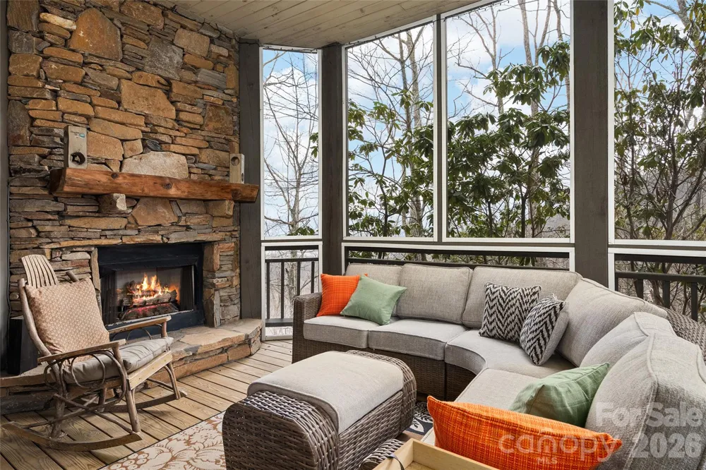 121 Stoney Falls Loop #E4 Burnsville, NC 28714