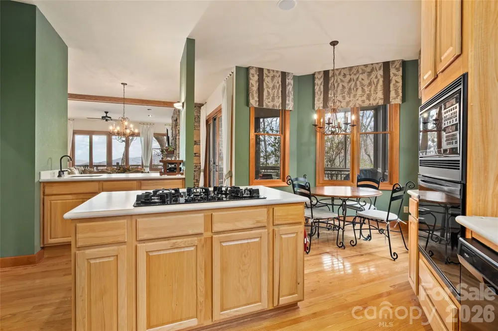 121 Stoney Falls Loop #E4 Burnsville, NC 28714