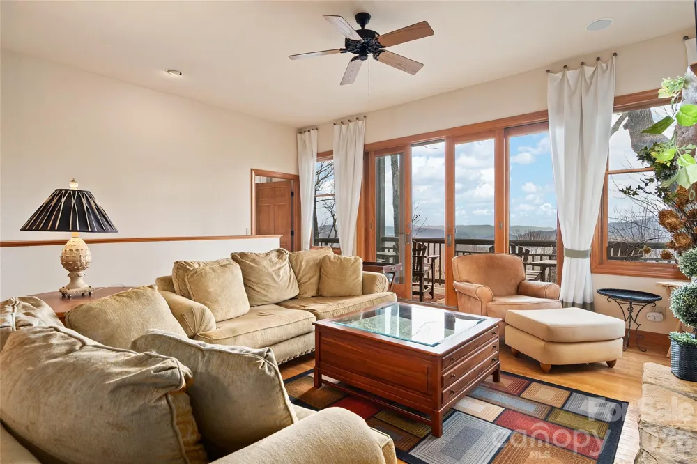 121 Stoney Falls Loop #E4 Burnsville, NC 28714