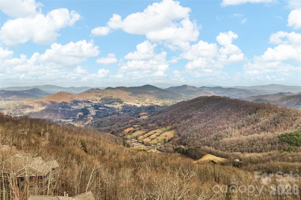 121 Stoney Falls Loop #E4 Burnsville, NC 28714