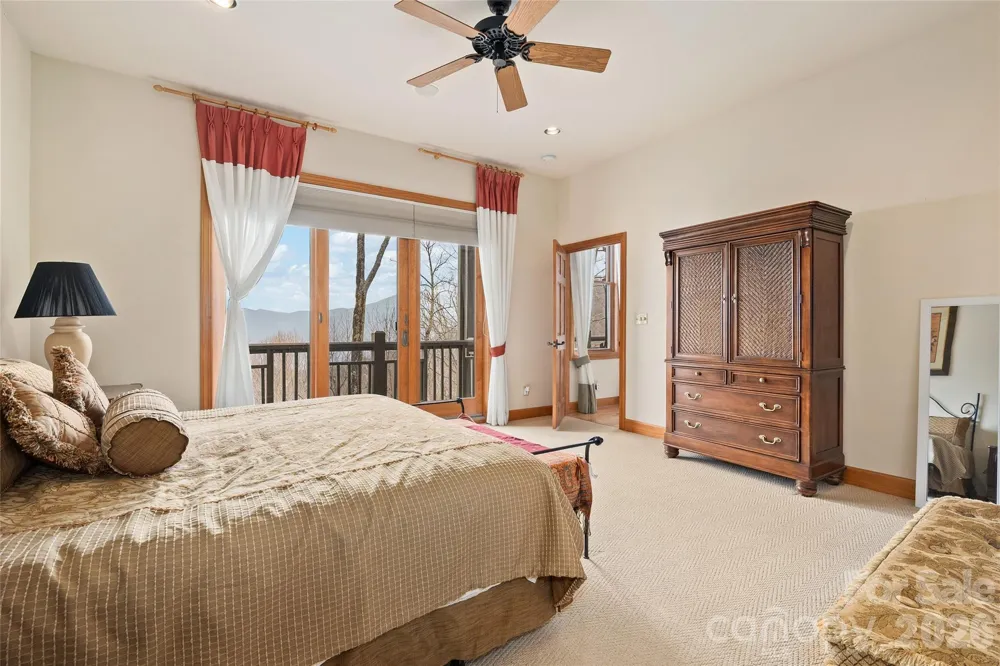121 Stoney Falls Loop #E4 Burnsville, NC 28714