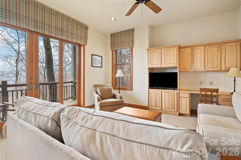 121 Stoney Falls Loop #E4 Burnsville, NC 28714