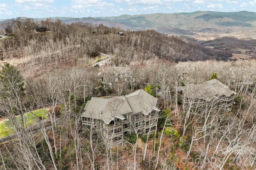 121 Stoney Falls Loop #E4 Burnsville, NC 28714