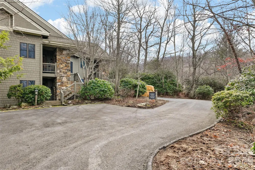 121 Stoney Falls Loop #E4 Burnsville, NC 28714