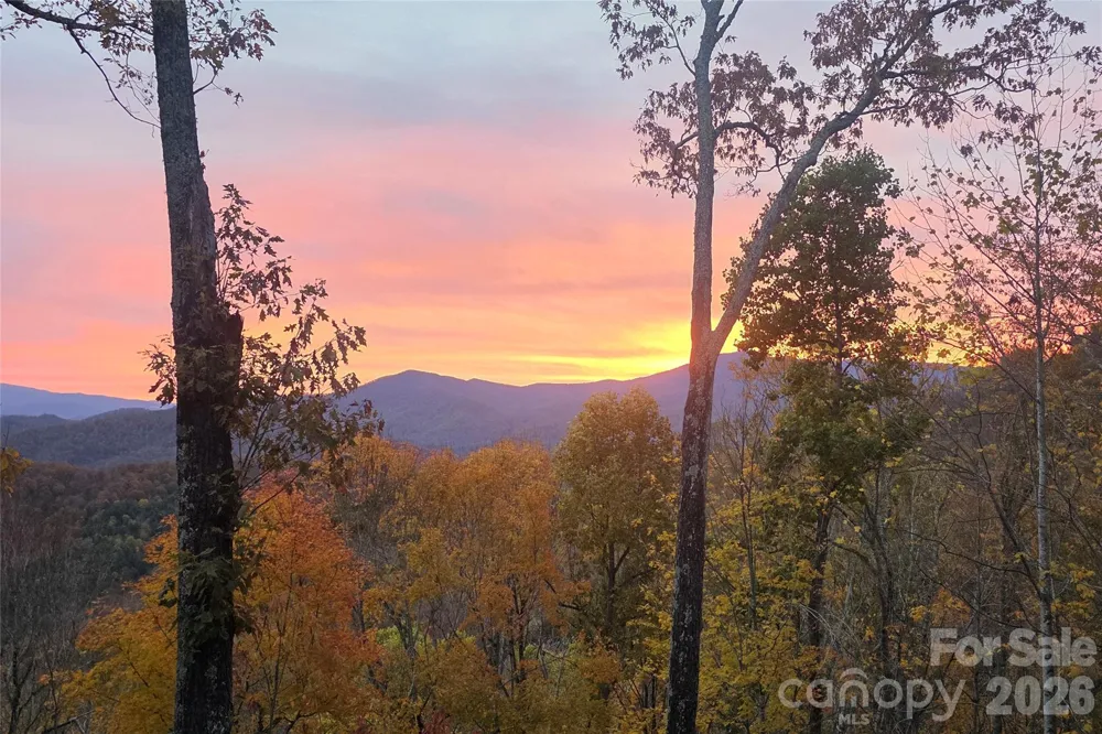 121 Stoney Falls Loop #E4 Burnsville, NC 28714