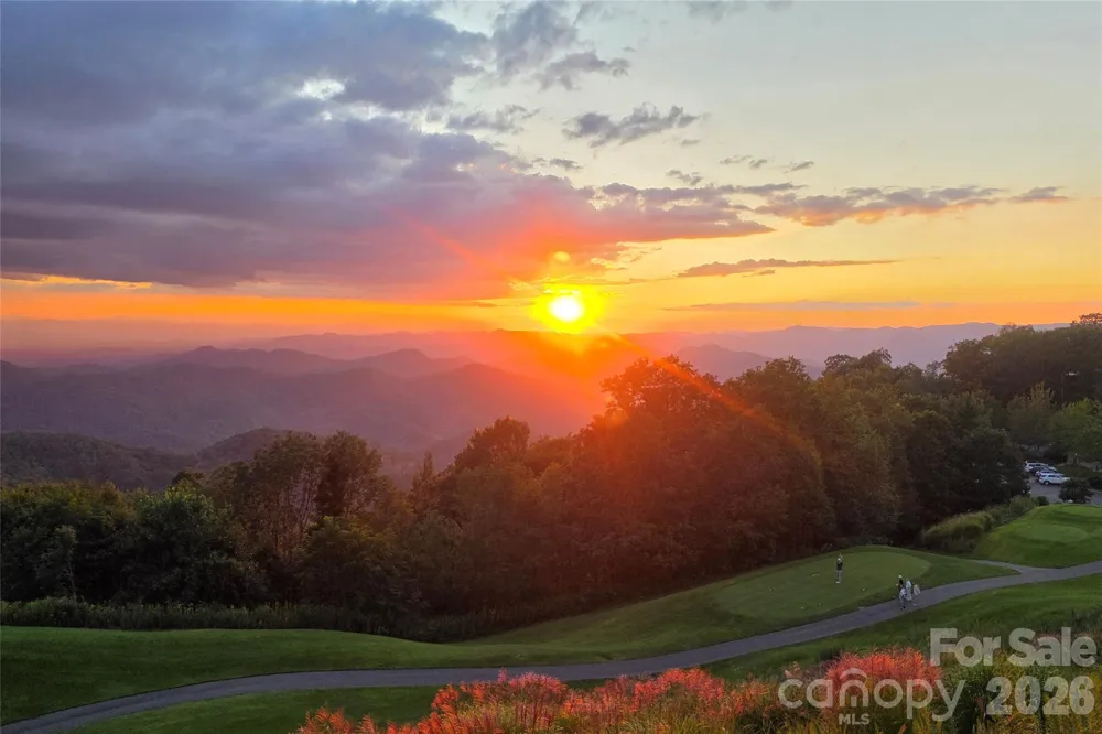 121 Stoney Falls Loop #E4 Burnsville, NC 28714