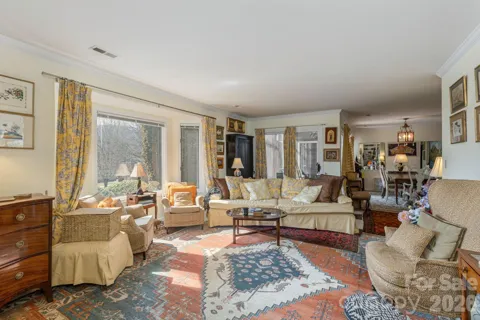111 BLUFFVIEW LANE