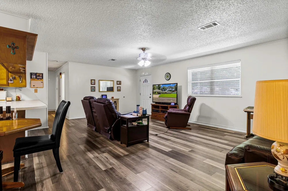 209 Red Oak Street Livingston, TX 77351