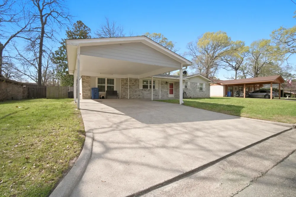 209 Red Oak Street Livingston, TX 77351