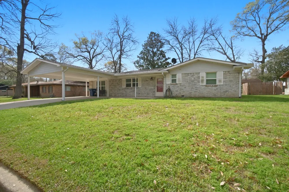 209 Red Oak Street Livingston, TX 77351