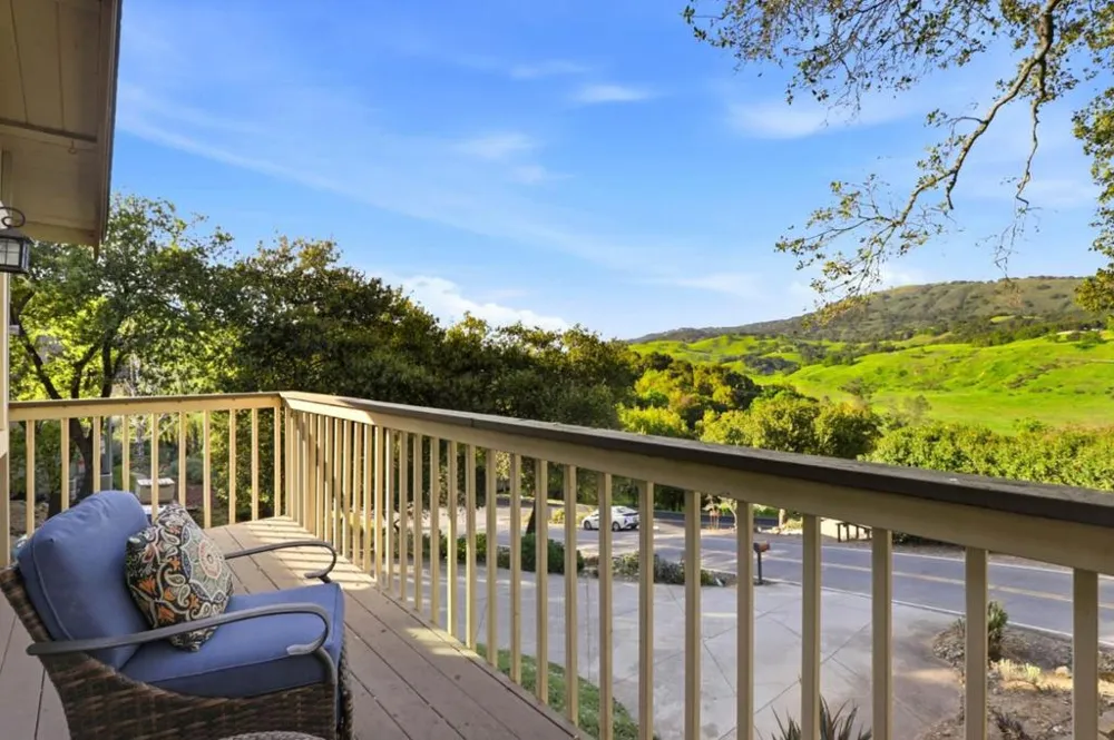17285 Copper Hill Drive Morgan Hill, CA 95037