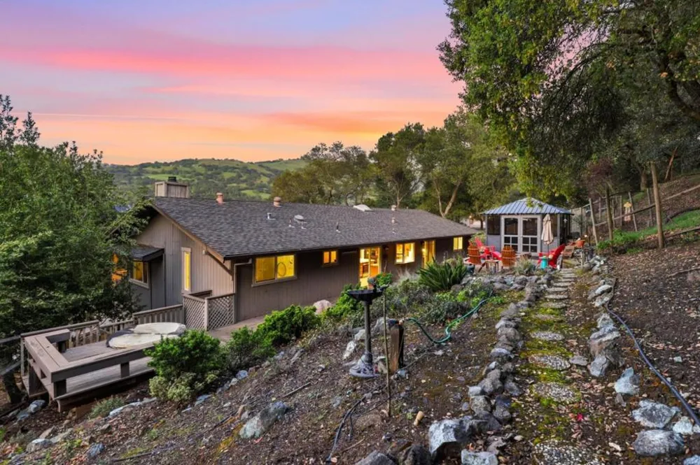 17285 Copper Hill Drive Morgan Hill, CA 95037