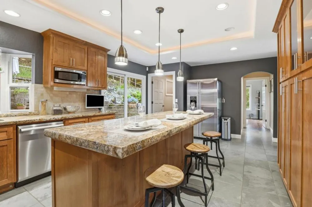 17285 Copper Hill Drive Morgan Hill, CA 95037