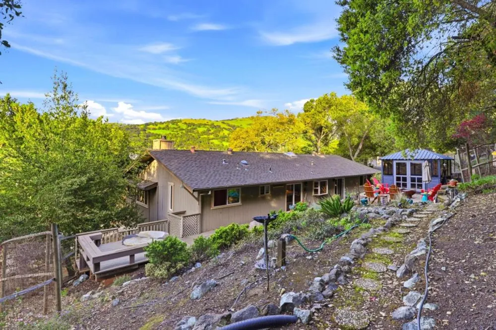 17285 Copper Hill Drive Morgan Hill, CA 95037